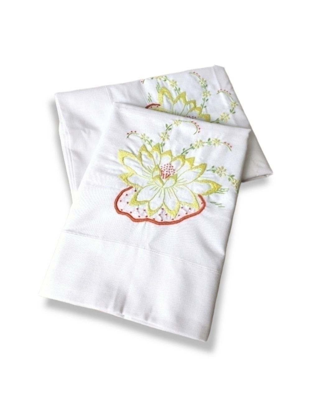 𝅺Pair Vintage Wabasso Embroidered Pillowcases
